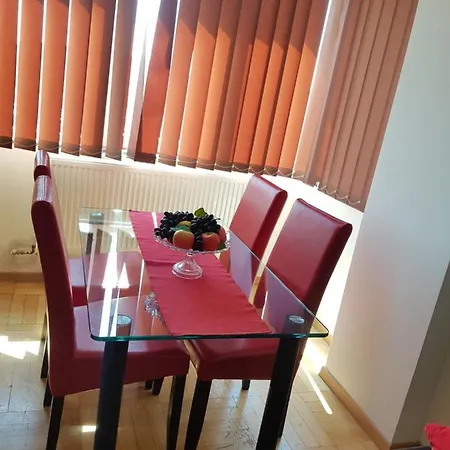 Gomoiu Monza Arena Nationala アパート *