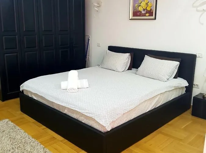 아파트 Gomoiu Monza Arena Nationala 부쿠레슈티